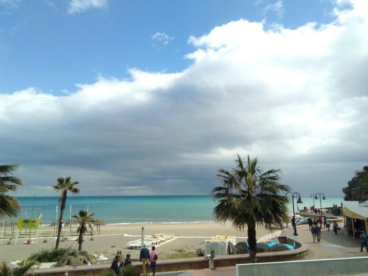 Apartament Nuevo Roca Chica, Primera Linea Playa,torremolinos *